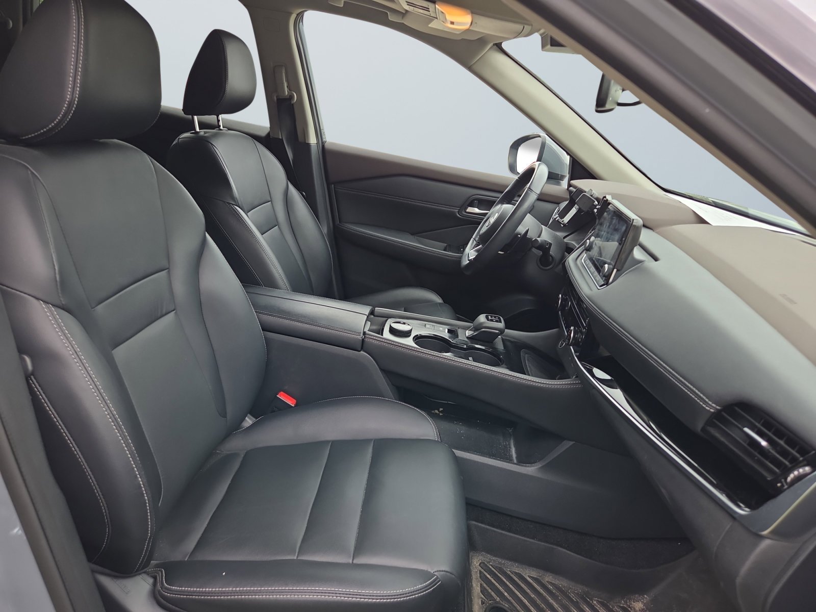 Used 2023 Boulder Gray Pearl Nissan SL image 16