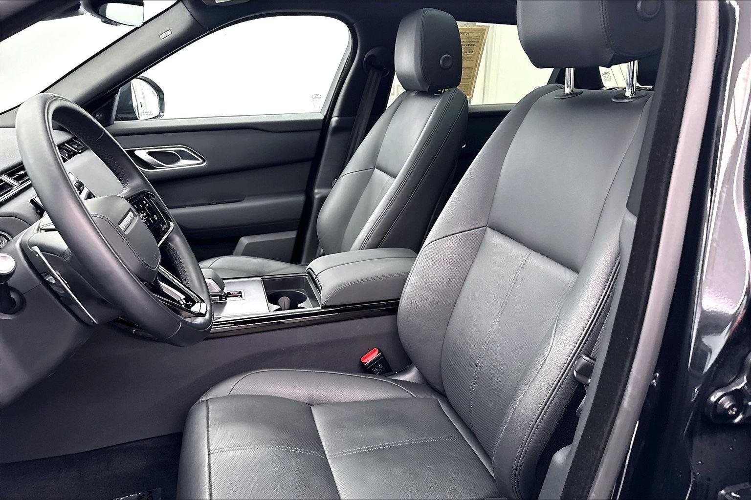 New 2026 Santorini Black Metallic Land Rover S image 9