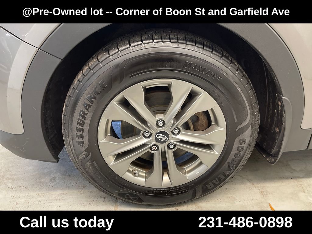 Used 2014 Gray Hyundai Base image 4