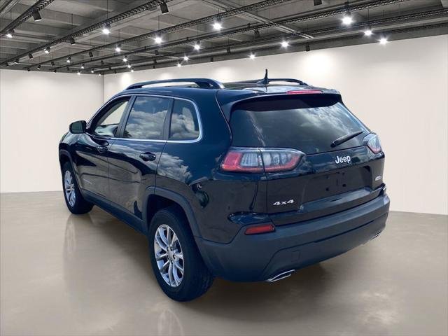 Used 2022 Diamond Black Crystal Pearlcoat Jeep Latitude Lux image 5