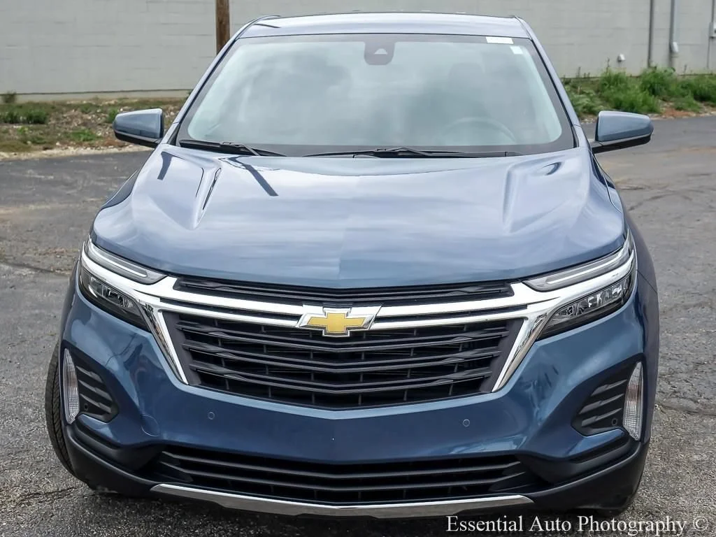 Used 2024 Lakeshore Blue Metallic Chevrolet LT image 6