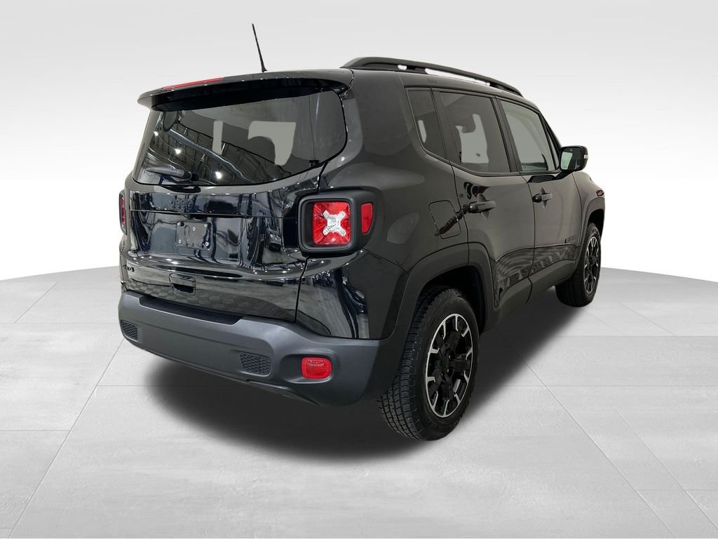 Used 2023 Black Jeep Latitude image 5