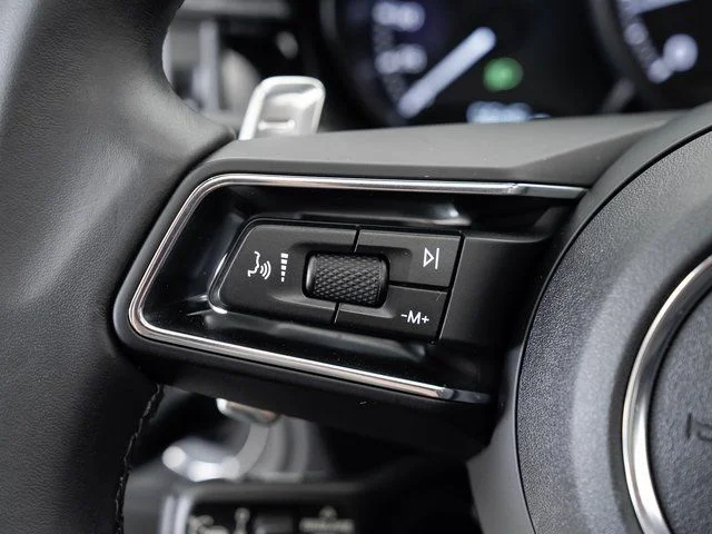 2025 Porsche Macan Base - Photo 12