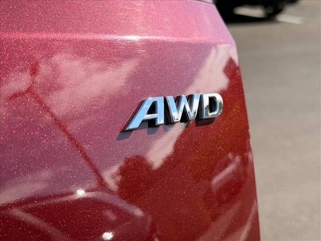 Used 2018 Red Hyundai SEL Plus image 26
