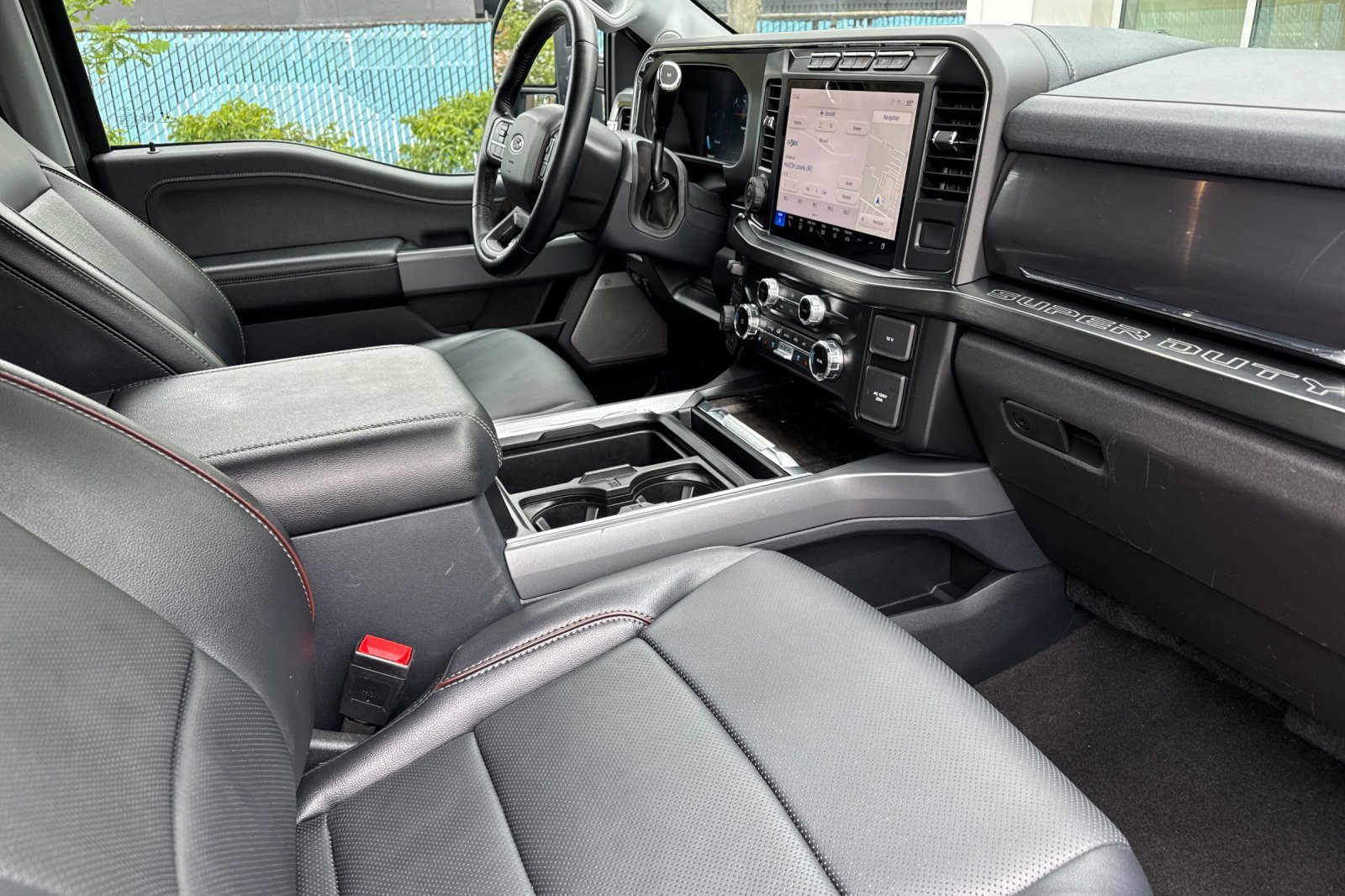Used 2024 Gray Metallic Ford LARIAT image 15