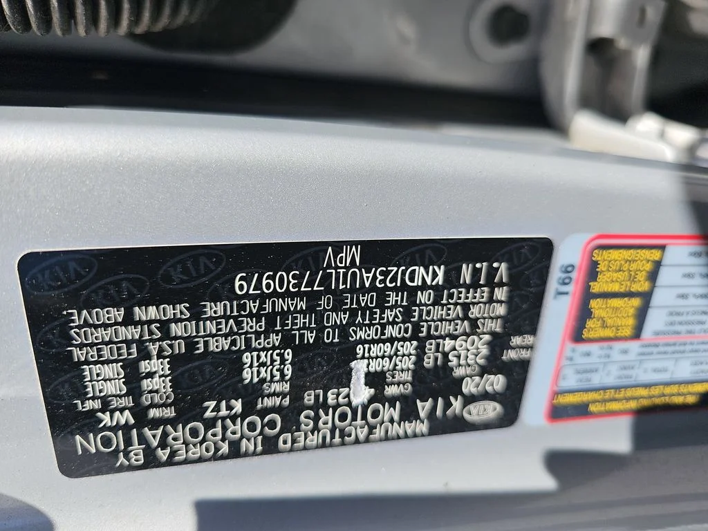 Used 2020 Silver Kia S image 33