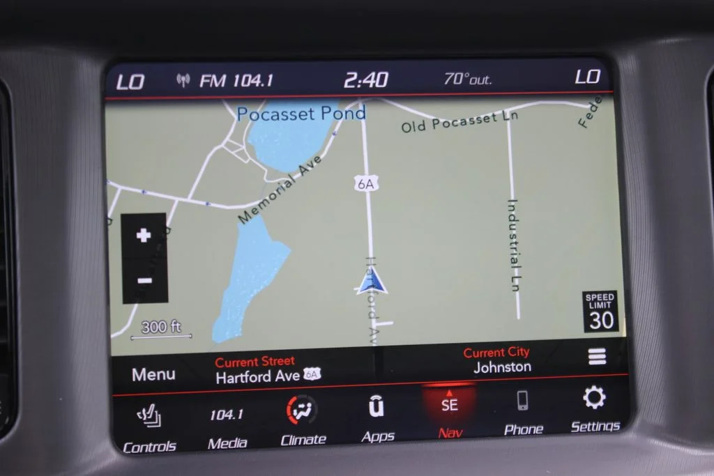 Used 2023 Red Dodge SXT image 6
