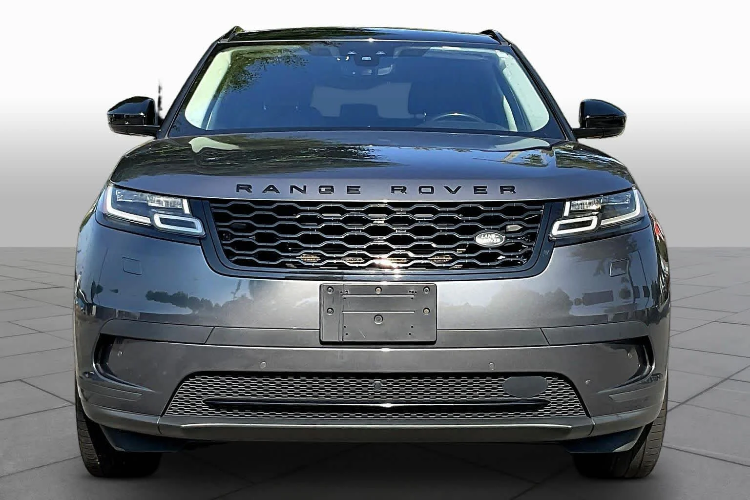 Used 2019 Corris Grey Metallic Land Rover S image 4