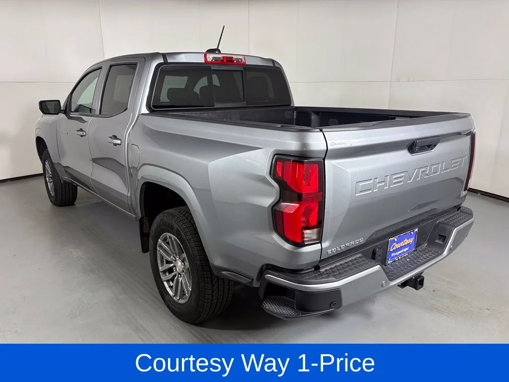 Used 2025 Gray Chevrolet LT image 8