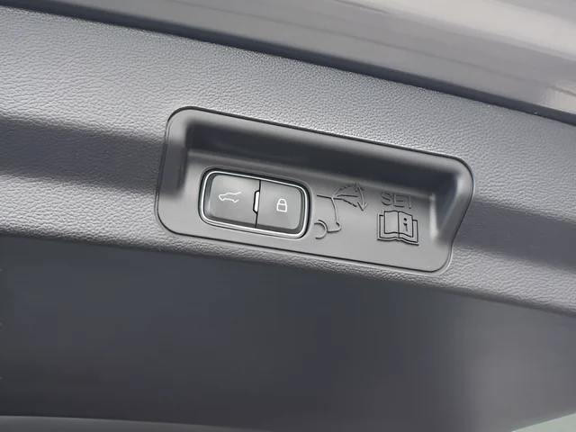 Used 2023 Gray Ford XLT image 17