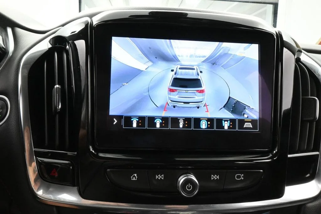 Used 2021 Mosaic Black Metallic Chevrolet RS image 29
