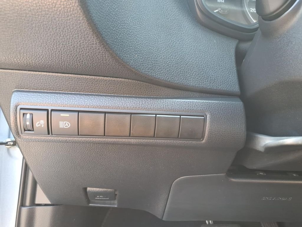 Used 2021  Toyota LE image 17