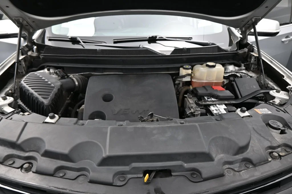 Used 2019 Silver Chevrolet 3LT image 28