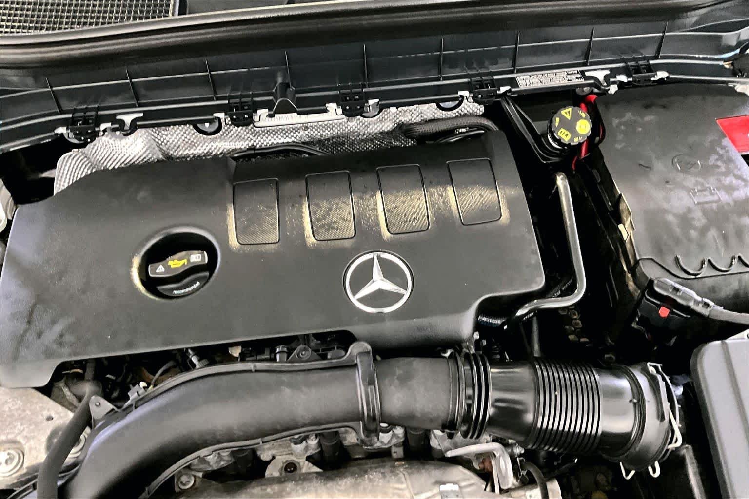 Certified Used 2023 Polar White Mercedes-Benz GLB 250 image 30
