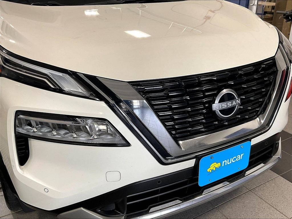 Used 2023 White Nissan Platinum image 32