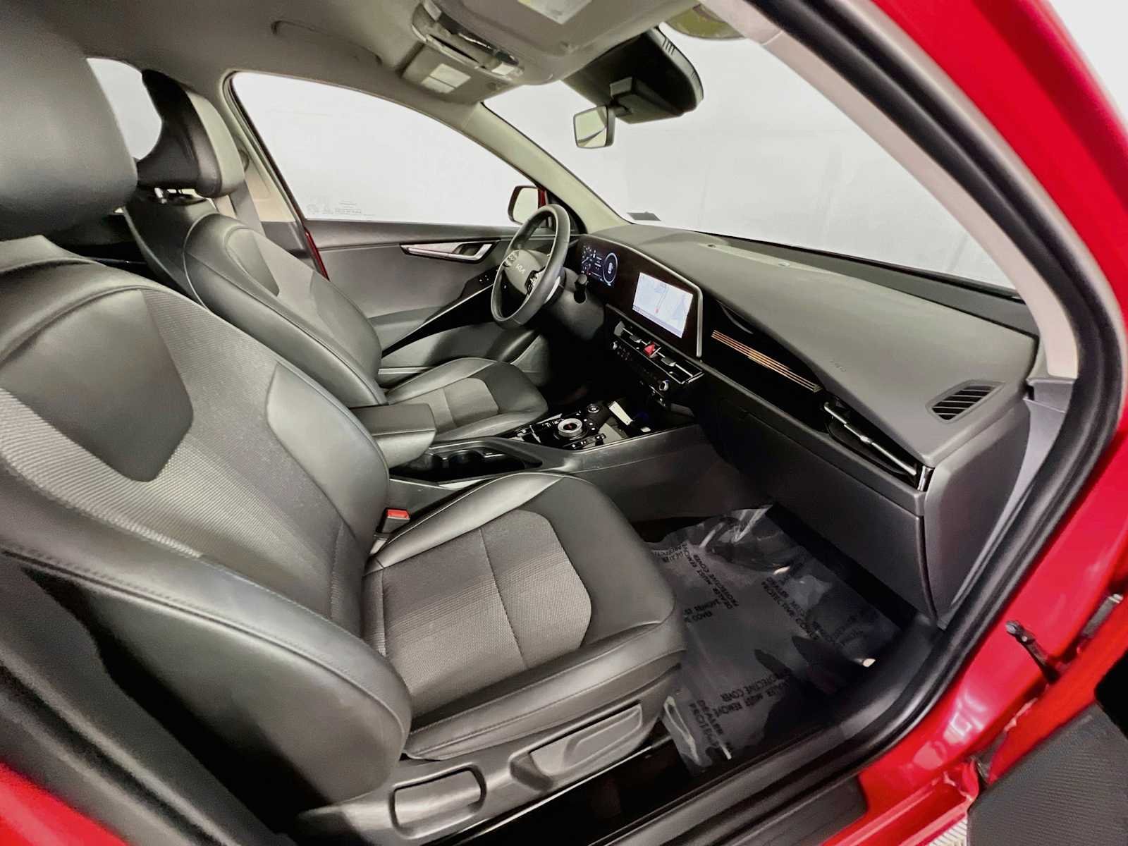 Used 2023 Runway Red Kia Wind image 28
