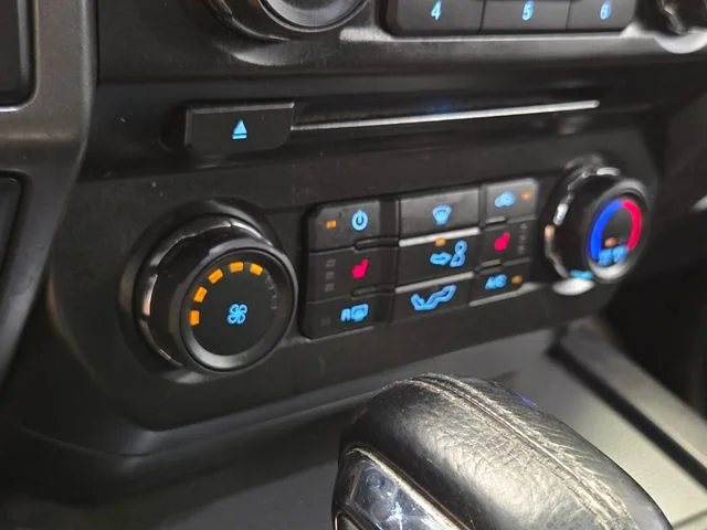 Used 2016 Blue Ford XLT image 21