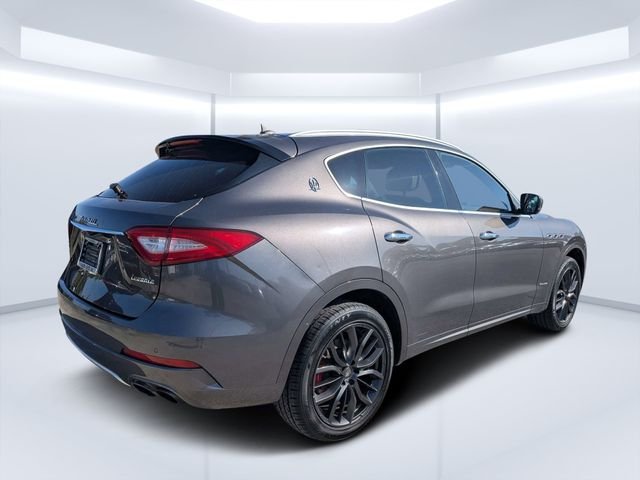 Used 2018 Gray Maserati GranLusso image 3