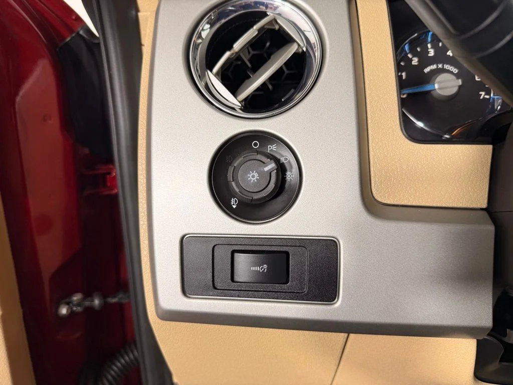 Used 2014 Red Ford Lariat image 24