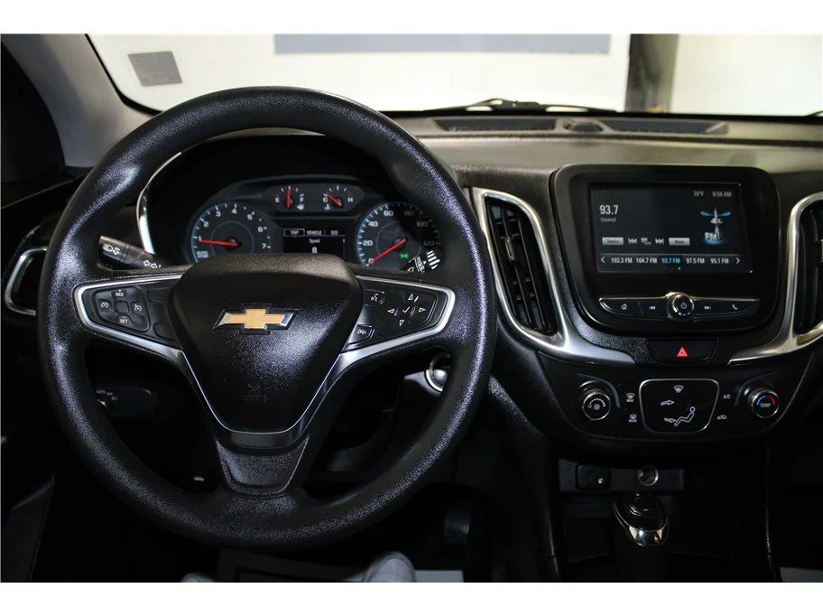 Used 2018 Summit White Chevrolet LT image 29