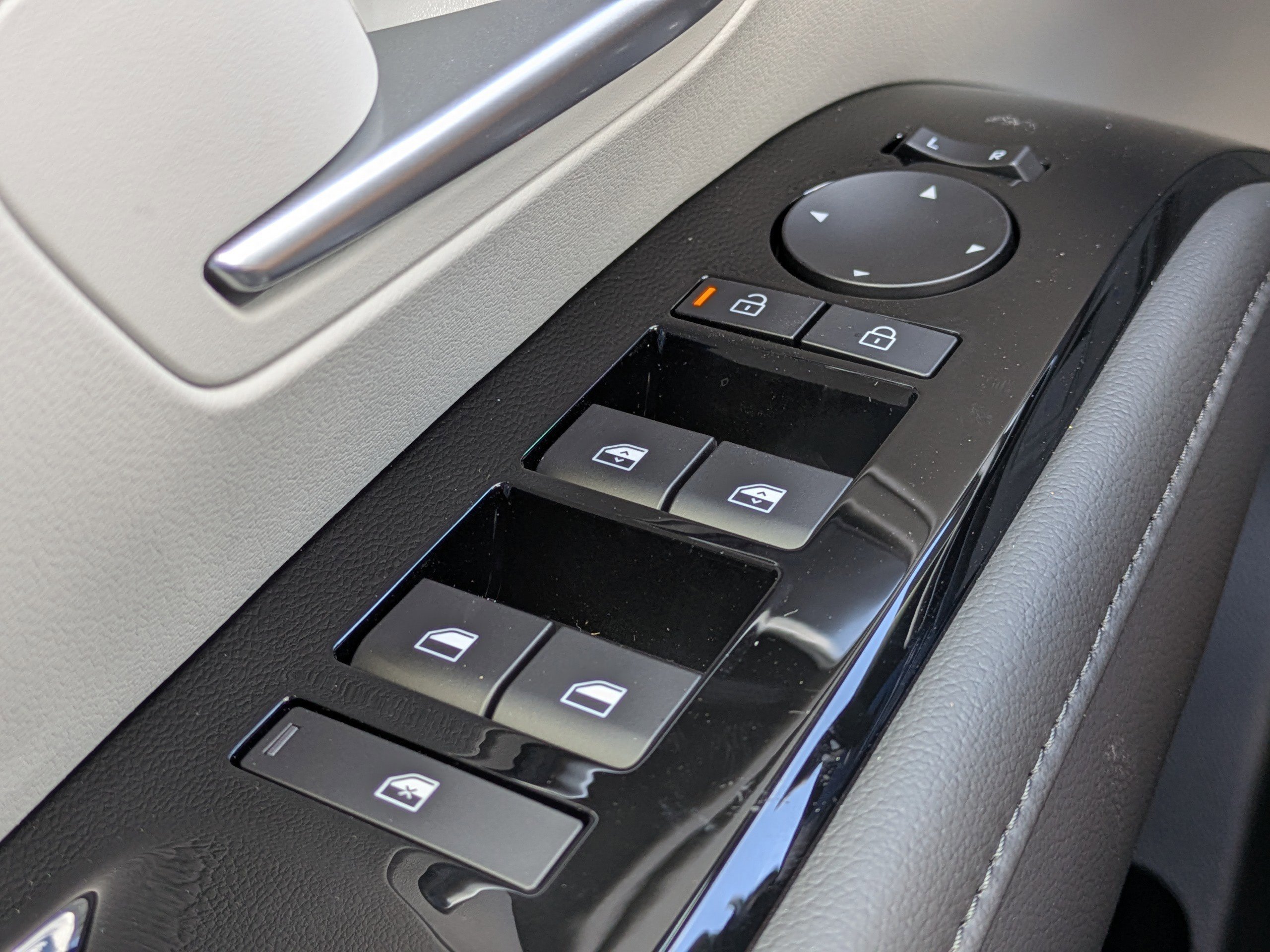 New 2026 Hampton Gray Hyundai Limited AWD image 25