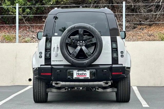 New 2026 Borasco Grey Land Rover X-Dynamic SE image 4