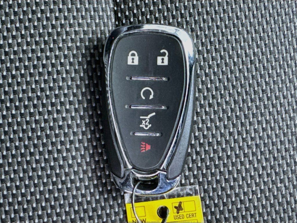 Used 2020 SUMMIT WHITE Chevrolet LT Cloth image 37