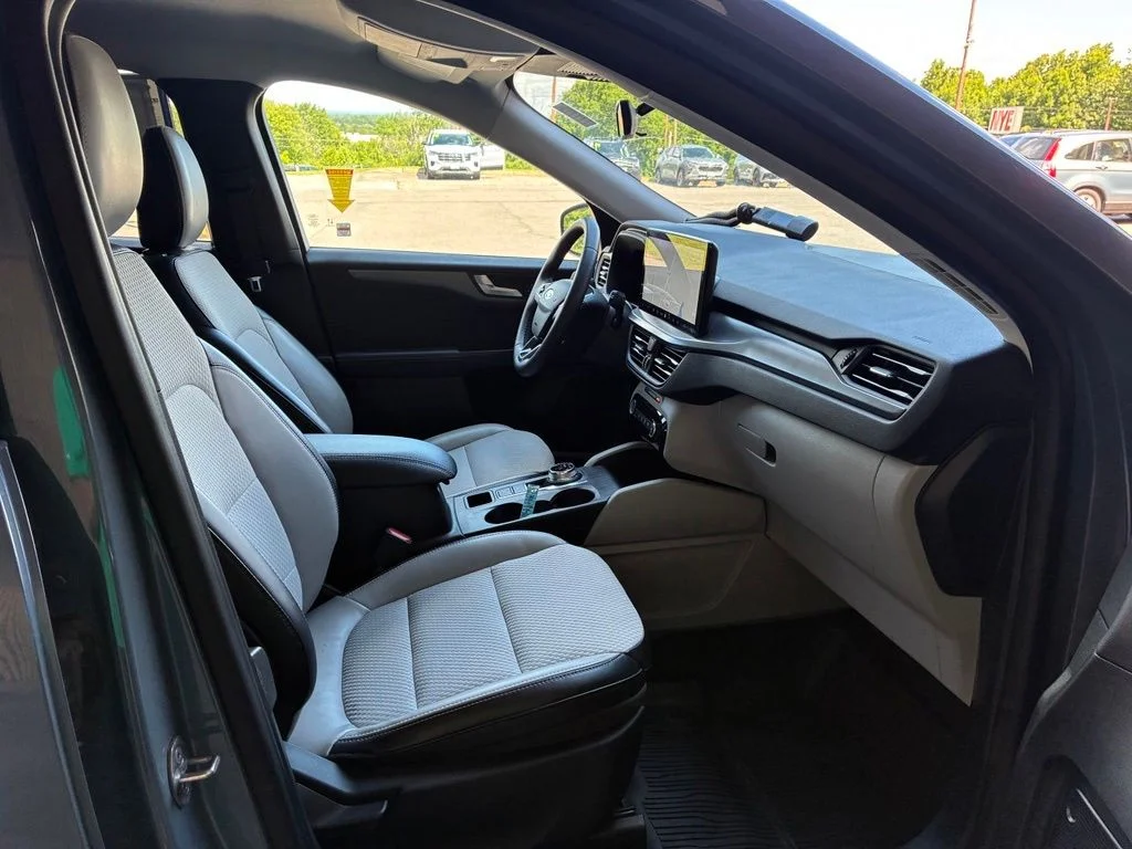 Used 2024 Blue Ford Base image 41