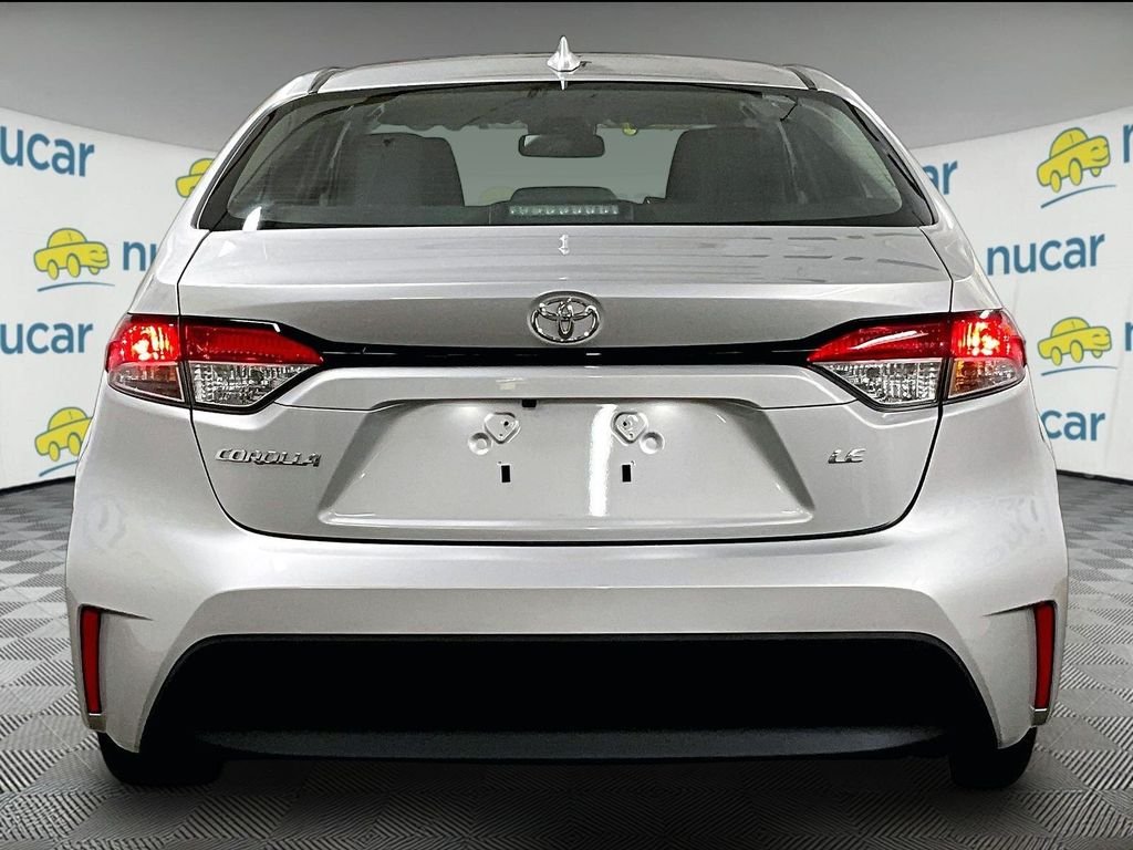 Used 2025 Silver Toyota LE image 5