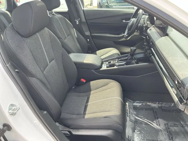 Used 2025  Honda Sport image 27