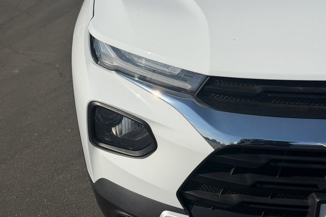 Used 2023 SUMMIT WHITE Chevrolet LT image 4