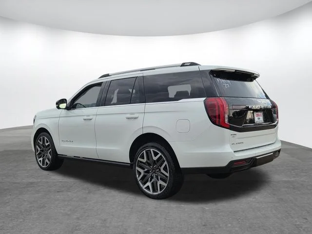 New 2027 Star White Metallic Tri-Coat Ford Platinum image 3