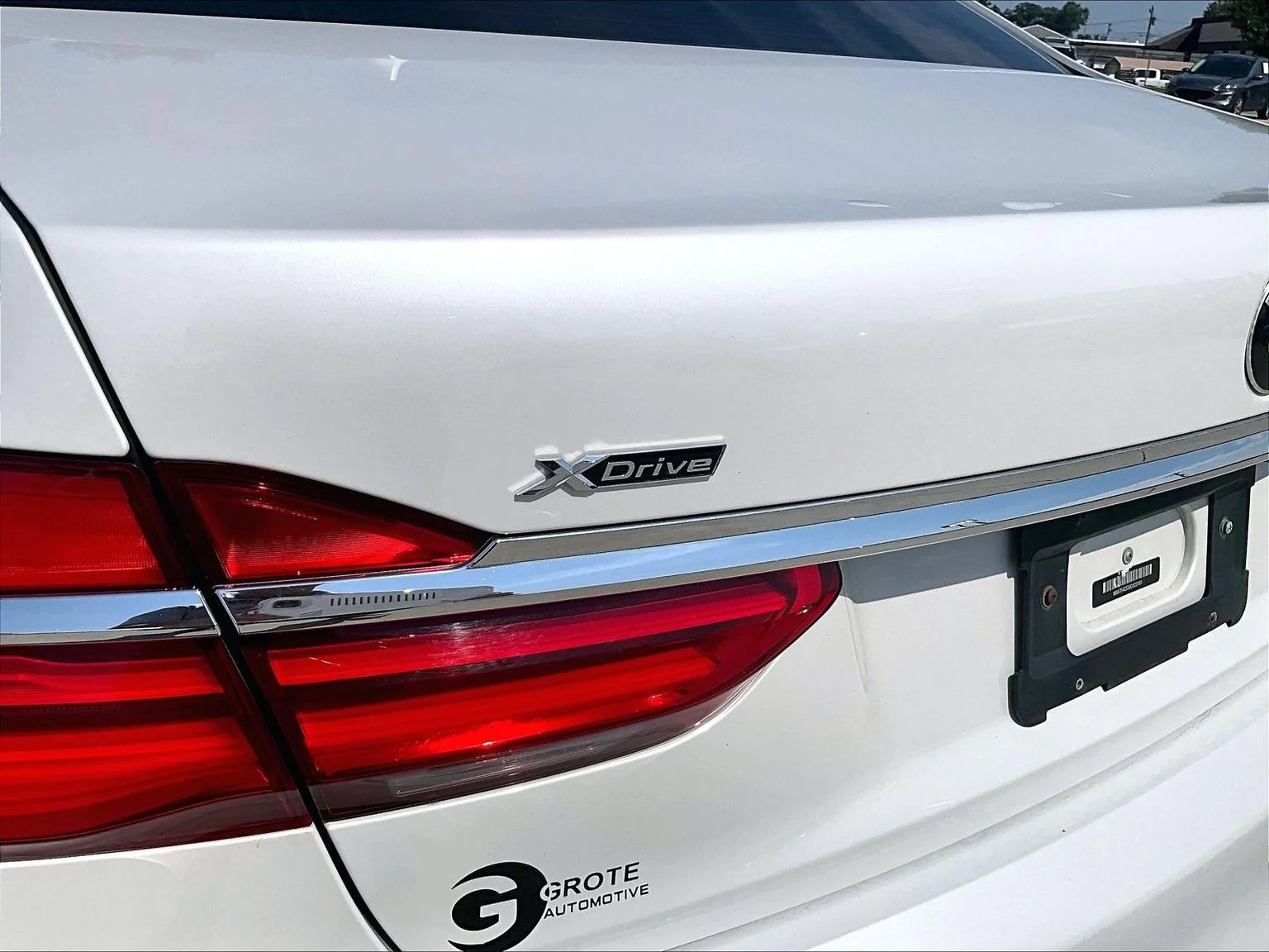 Used 2018 White BMW 740i xDrive image 9
