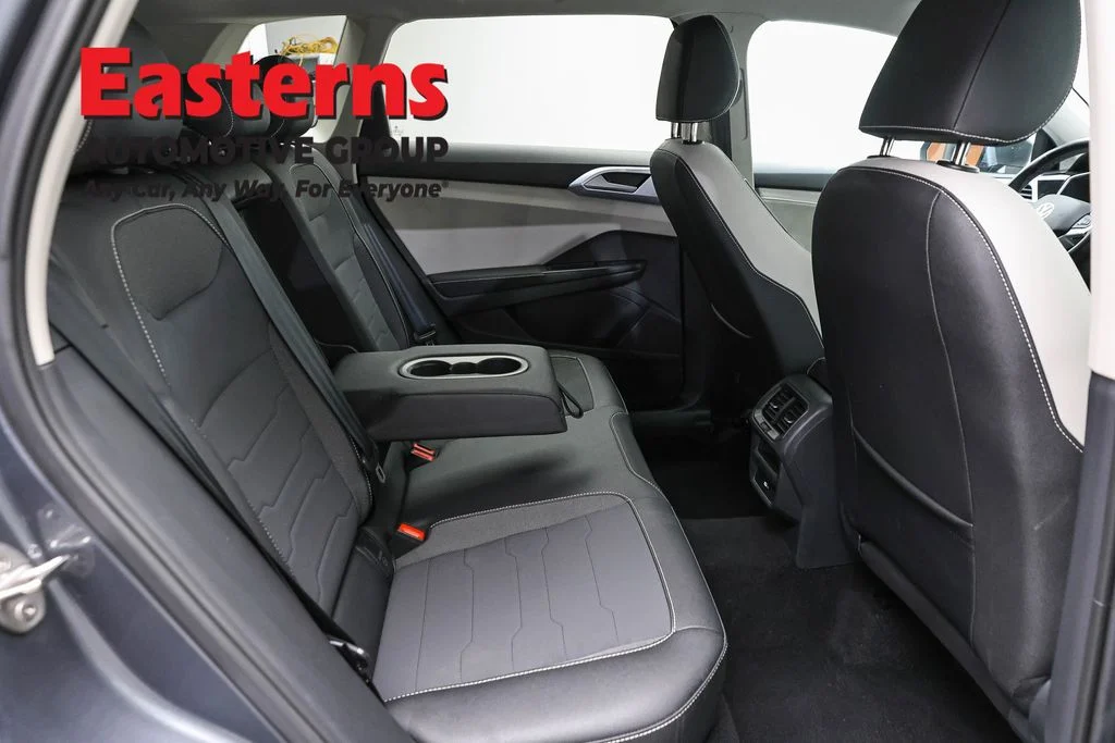 Used 2025 Gray Volkswagen 1.5T SE image 22