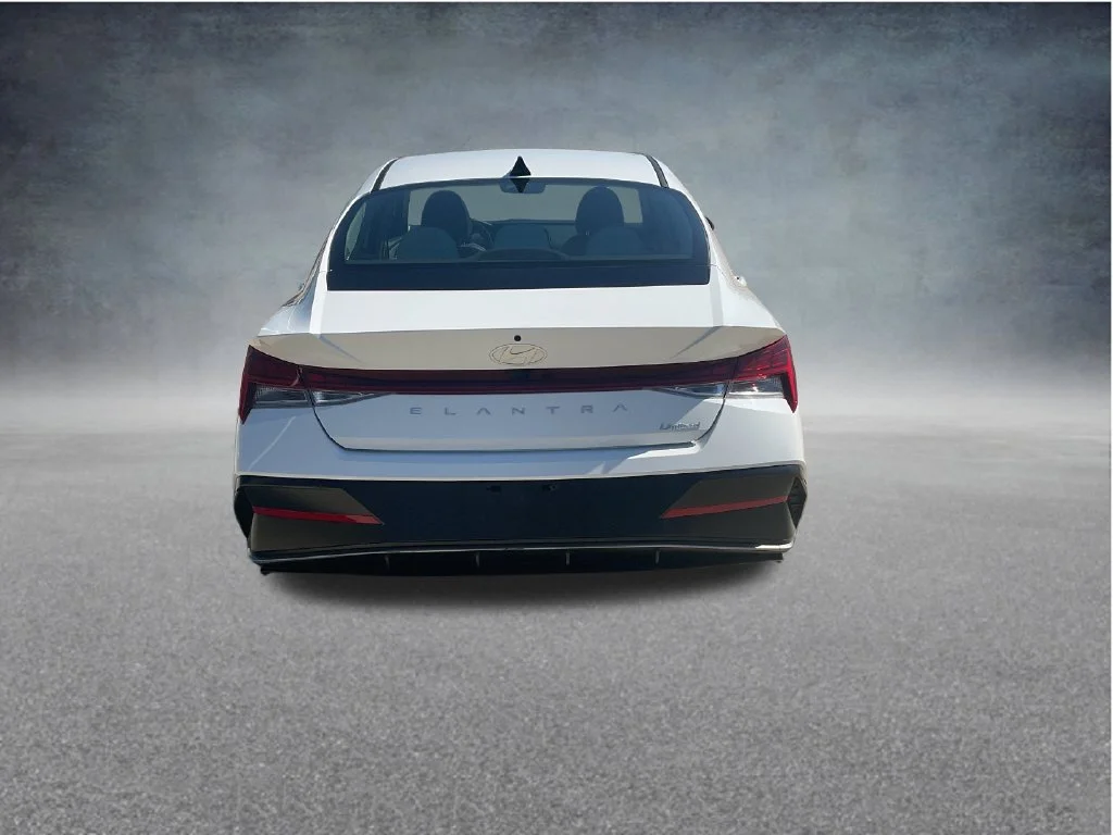 Used 2025 White Hyundai Limited image 6