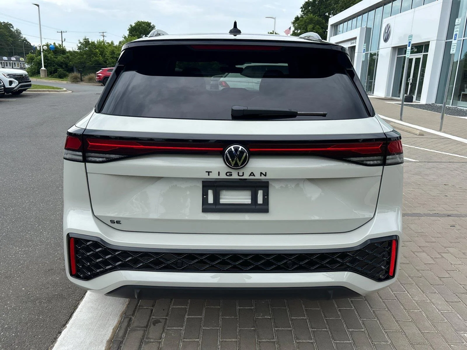 New 2026  Volkswagen SE R-Line Black image 4
