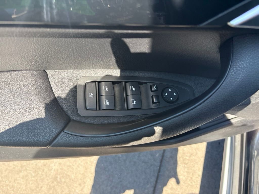 Used 2018 Jet Black BMW xDrive28i image 14