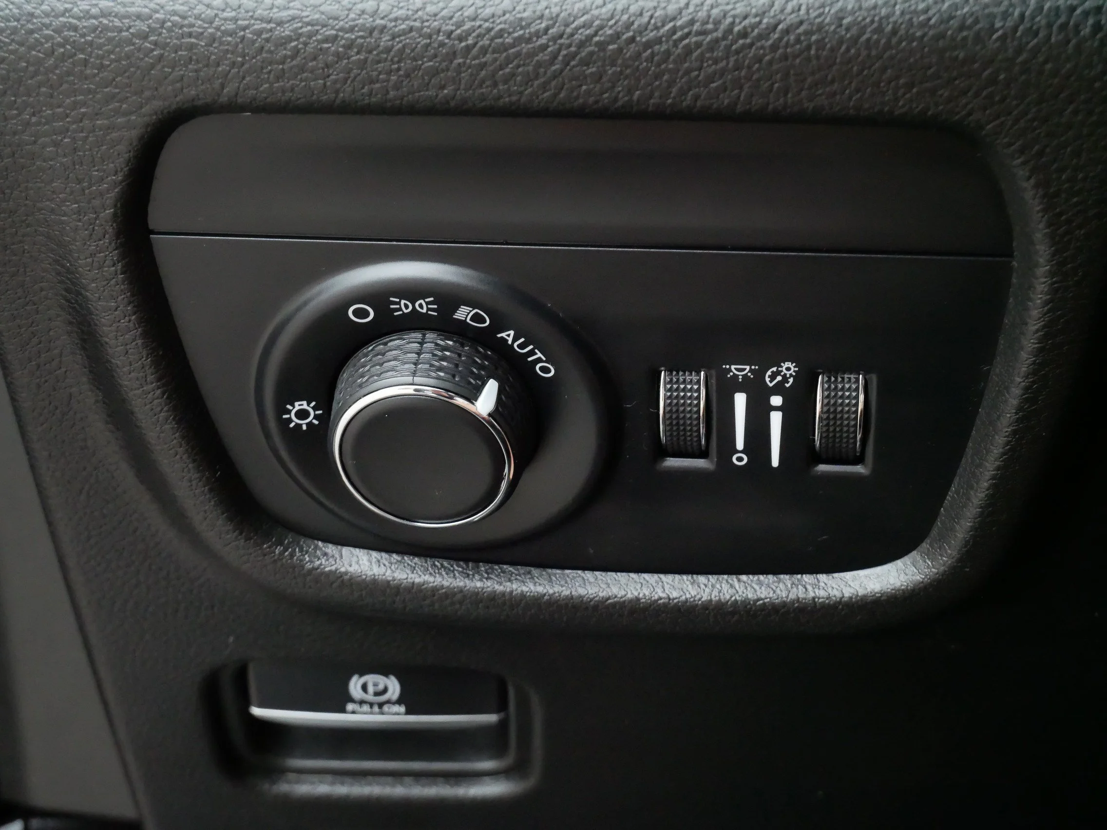 Used 2023 Baltic Gray Metallic Clearcoat Jeep Altitude X image 27