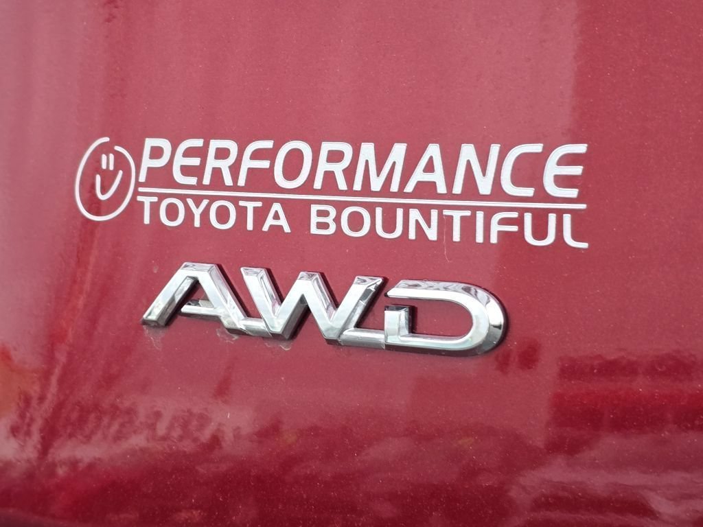 Used 2026 Pearl Toyota XLE image 24