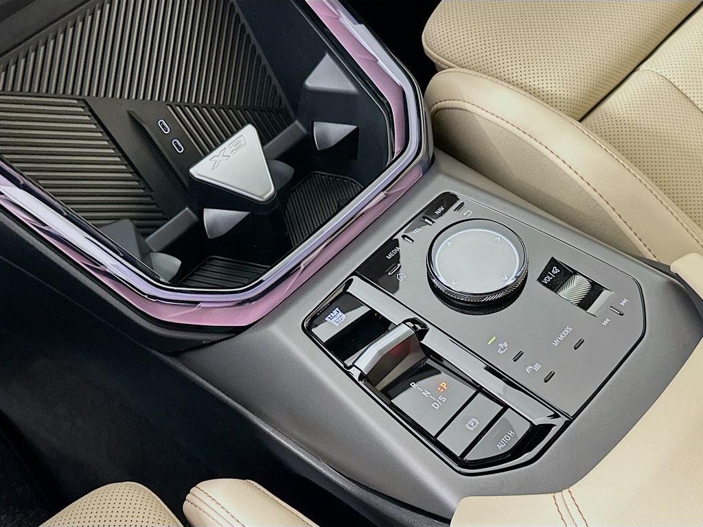 New 2026 Mineral White Metallic BMW 30 xDrive image 15
