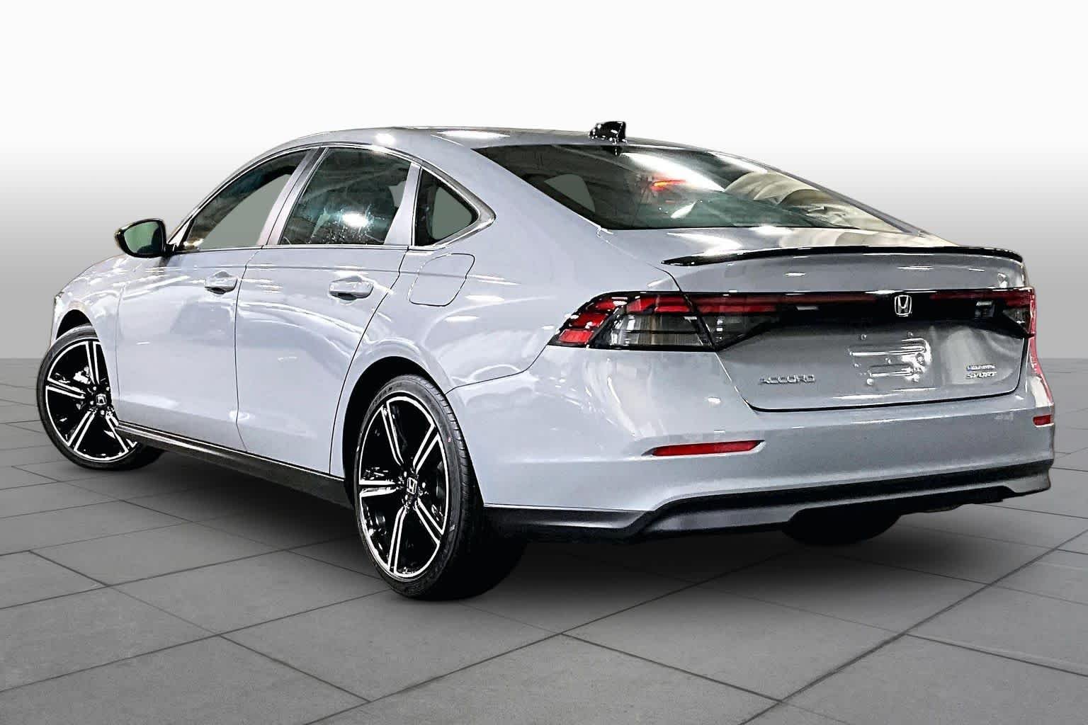 Used 2025 Urban Gray Pearl Honda Sport image 12
