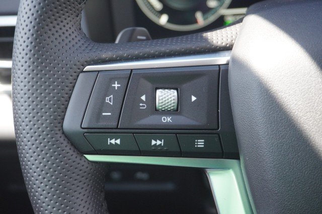 2025 Mitsubishi Outlander Plug-in Hybrid SE - Photo 24