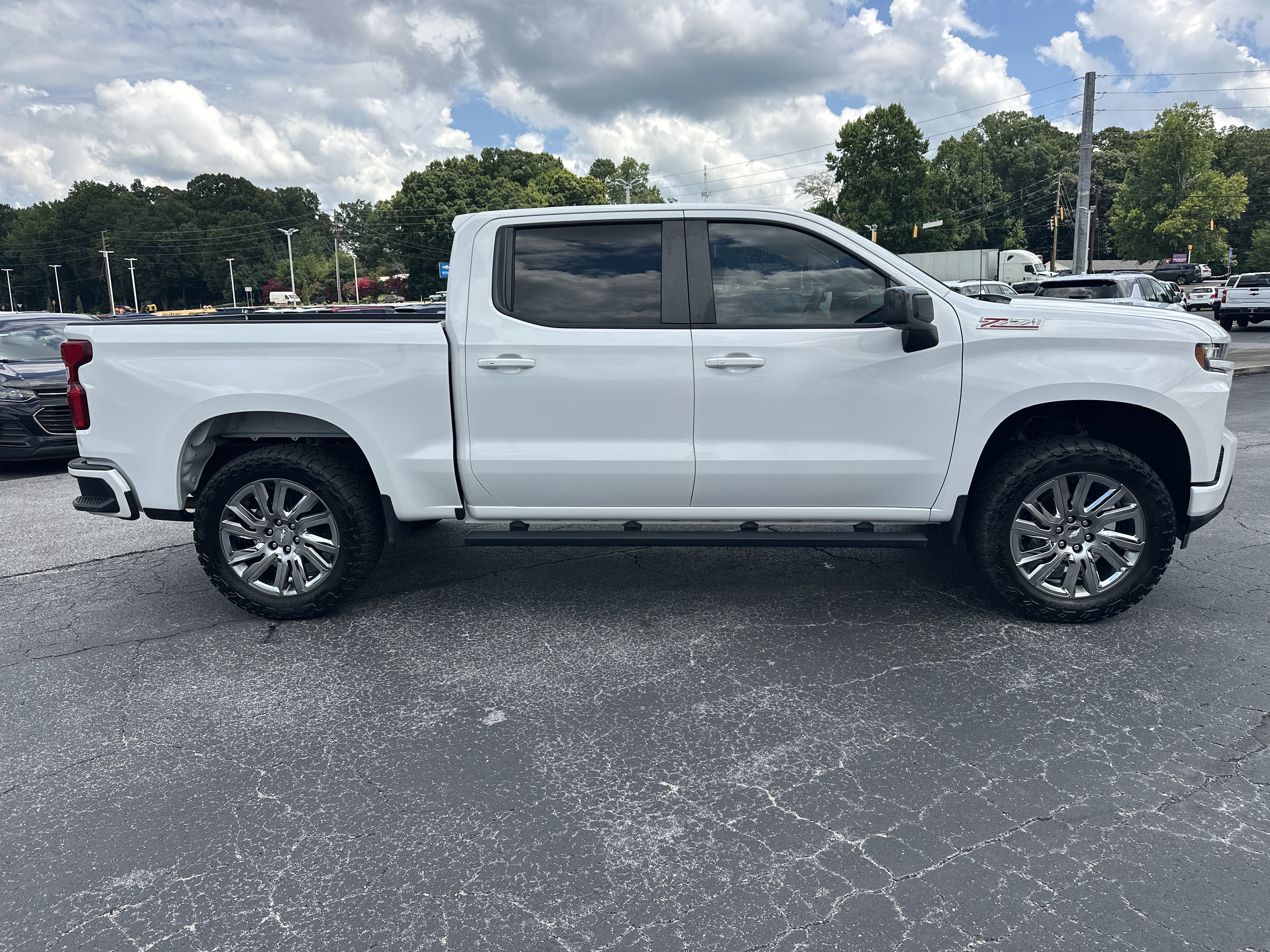 Used 2019 SUMMIT WHITE Chevrolet RST image 8