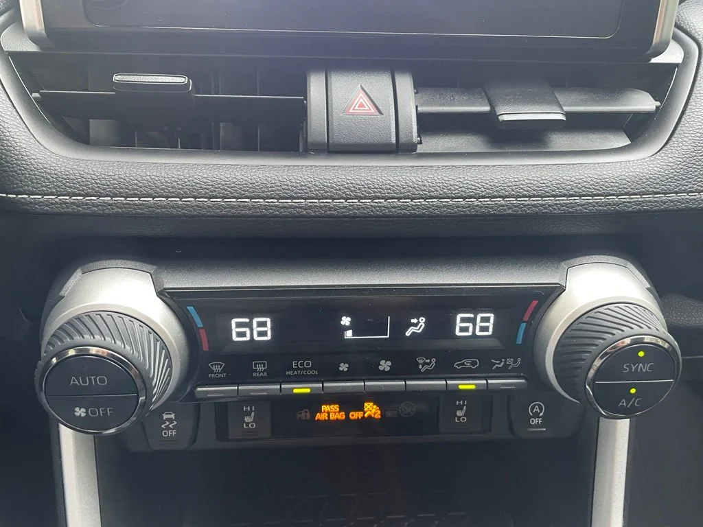 Used 2024  Toyota XLE image 18