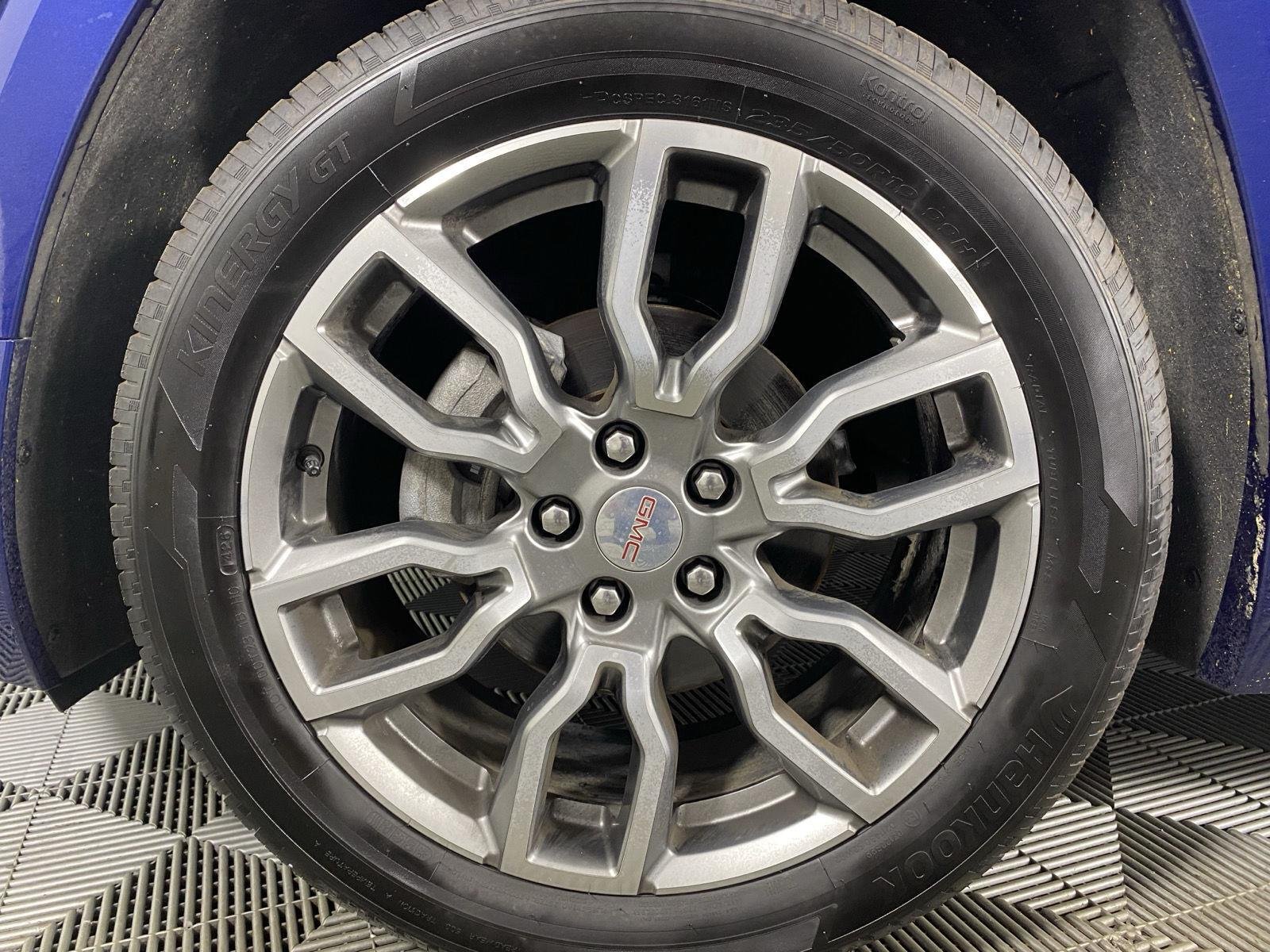 Used 2022 Marine Metallic GMC Denali image 12