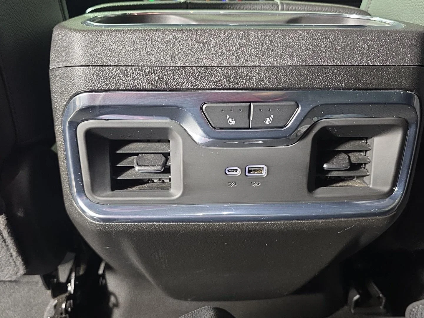 Used 2025 Onyx Black GMC Denali image 30