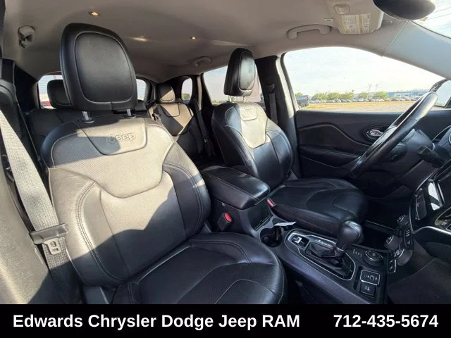 Used 2019 Gray Jeep Limited image 33
