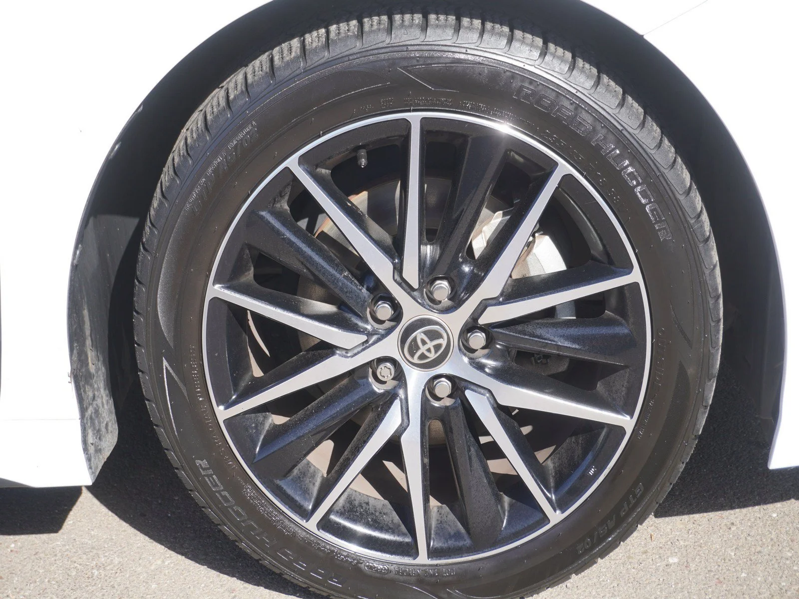 Used 2022 White Toyota SE image 5