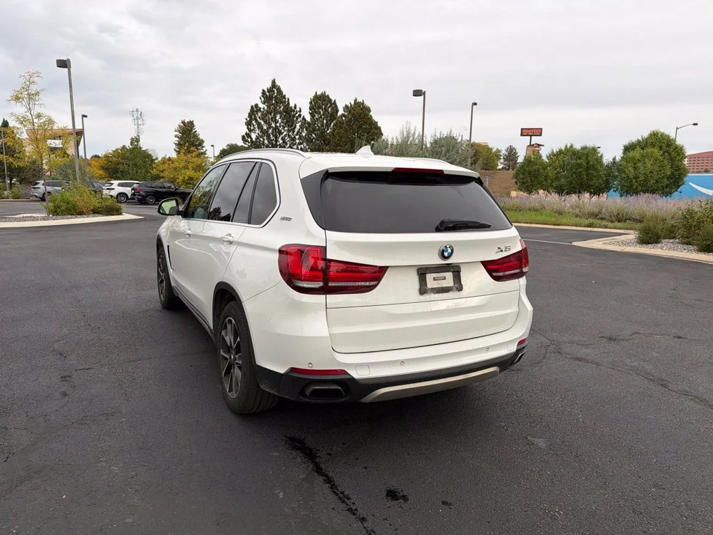 Used 2017 White BMW xDrive40e image 3