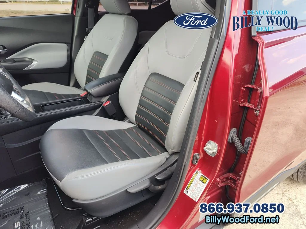Used 2024 Scarlet Ember Nissan SR image 17